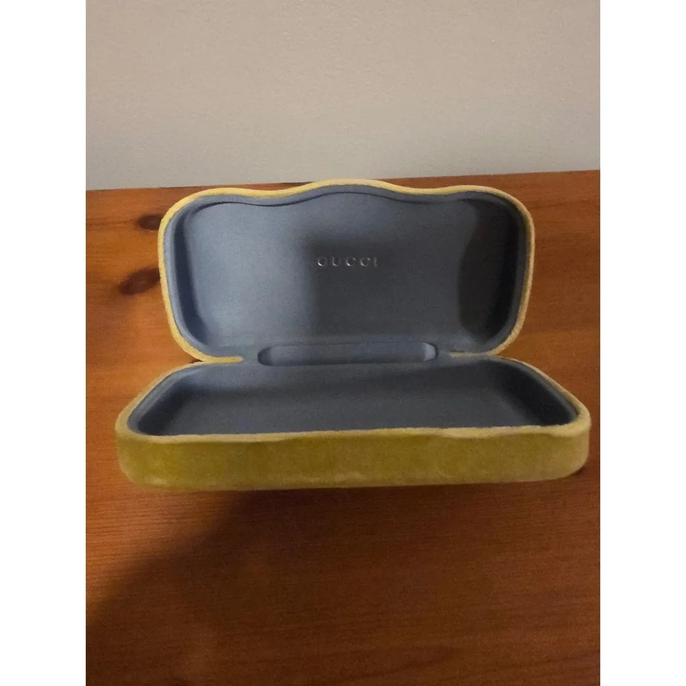 Gucci Chartreuse Yellow Green Velvet Hard Clamshell Eyeglass Sunglasses Case